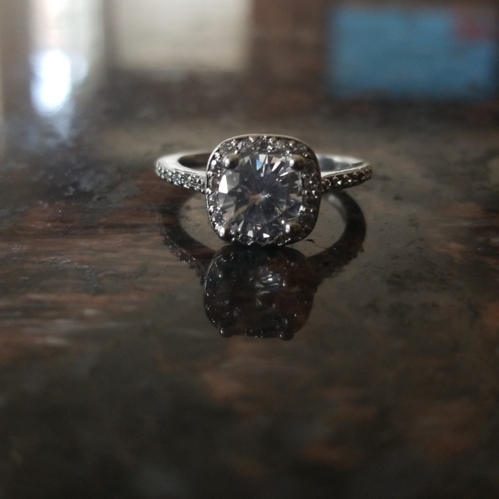 Ring - Picture 2 of 5